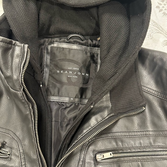 Black leather coat. Lightly used. Great condition - Picture 1 of 5